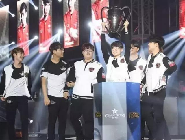 红军都面临 红军都面临